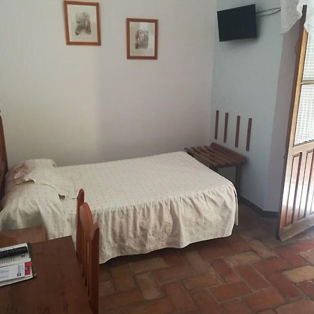 Hostal Comercio Кармона Экстерьер фото